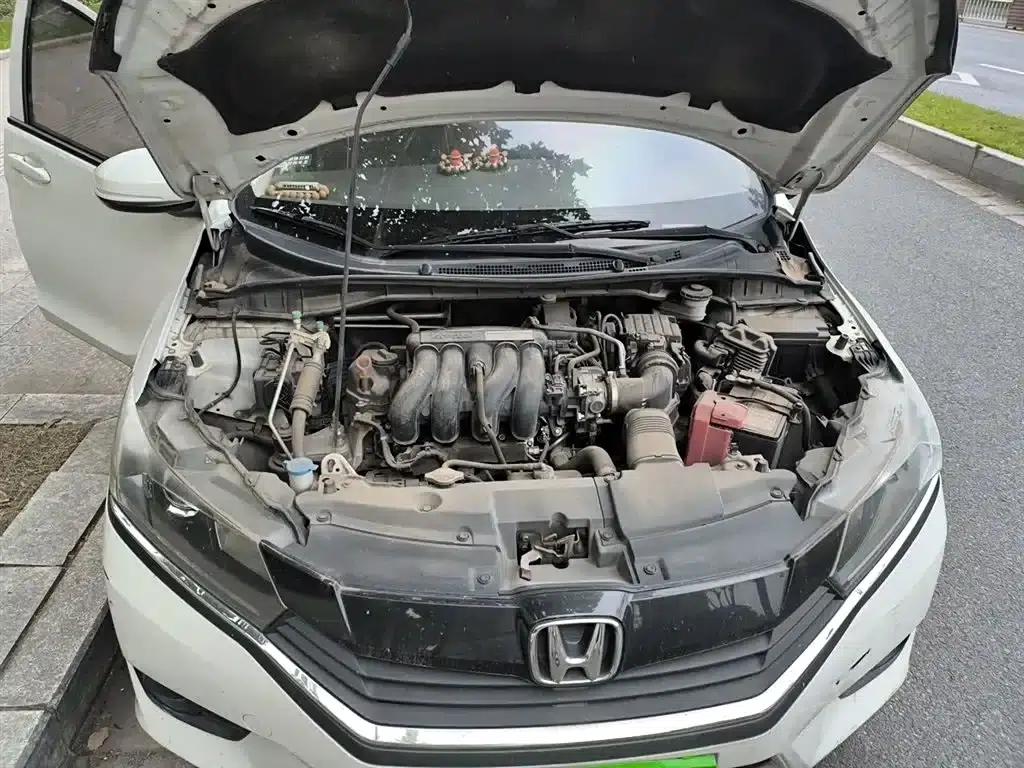 2016 Honda Greiz 1.5L CVT Classic Edition — миниатюра 17