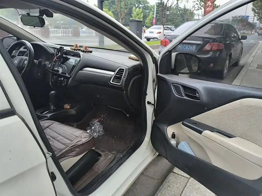 2016 Honda Greiz 1.5L CVT Classic Edition — миниатюра 22