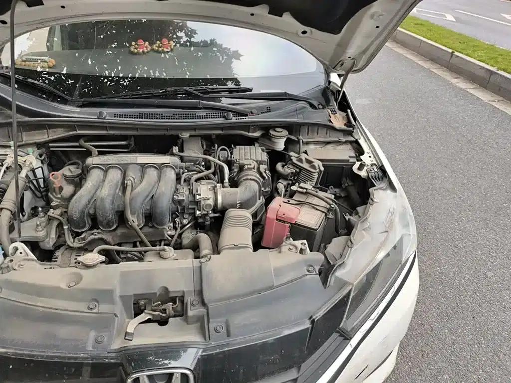 2016 Honda Greiz 1.5L CVT Classic Edition — миниатюра 24