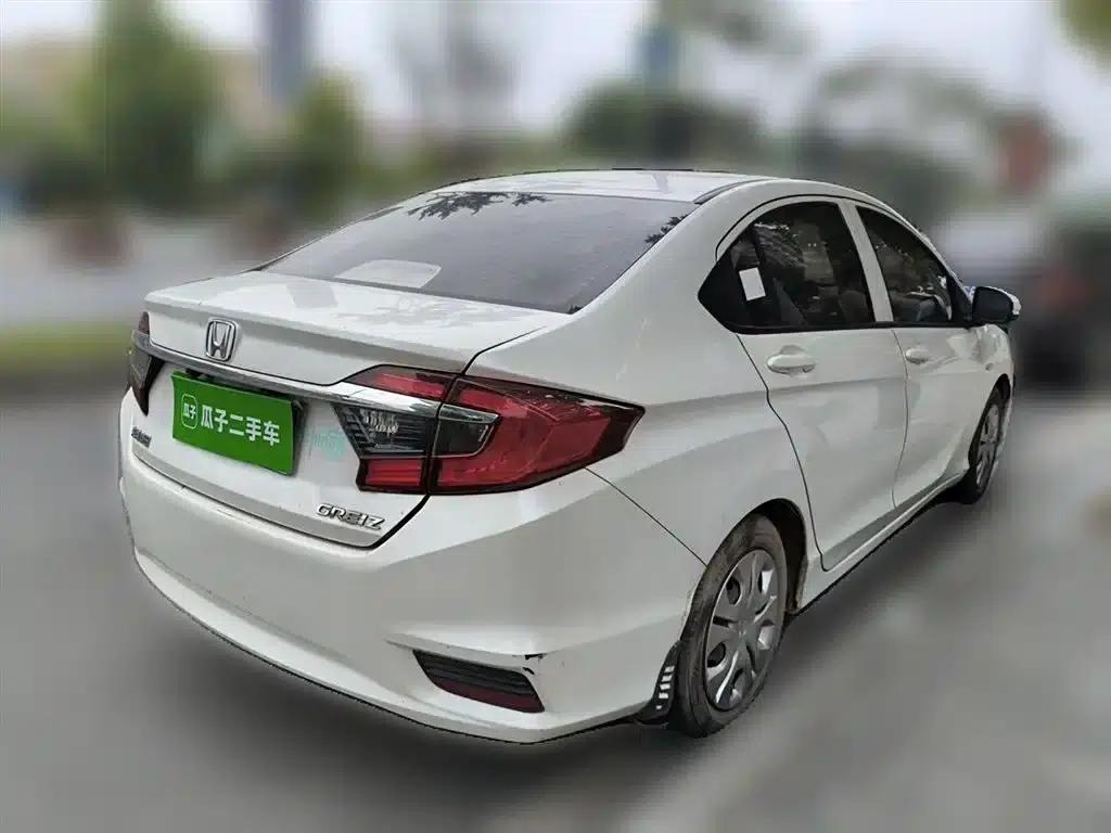 2016 Honda Greiz 1.5L CVT Classic Edition — миниатюра 5
