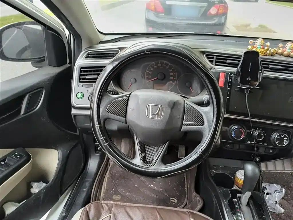 2016 Honda Greiz 1.5L CVT Classic Edition — миниатюра 7