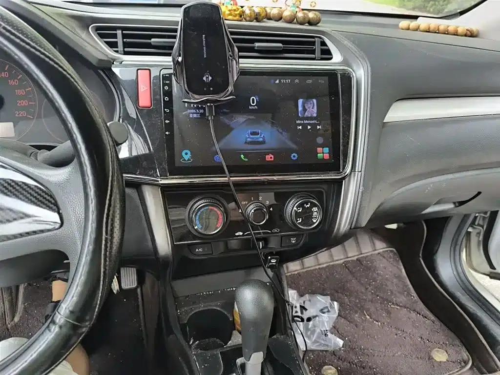 2016 Honda Greiz 1.5L CVT Classic Edition — миниатюра 10