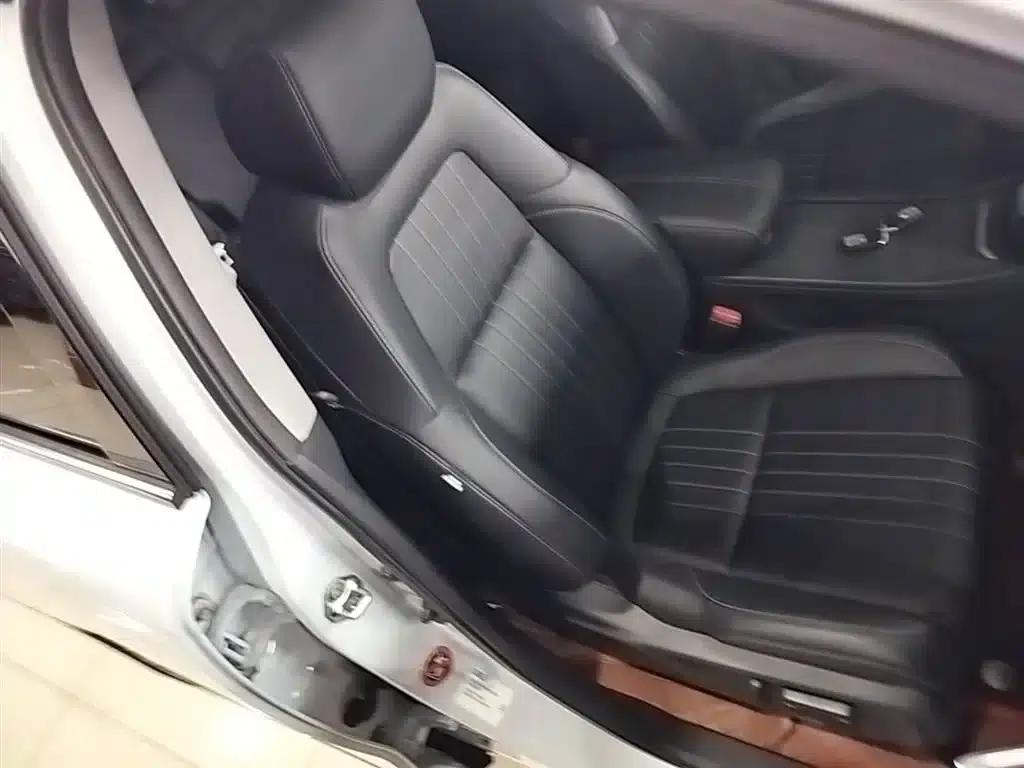 2022 Honda Breeze e:PHEV Premium Edition — миниатюра 25