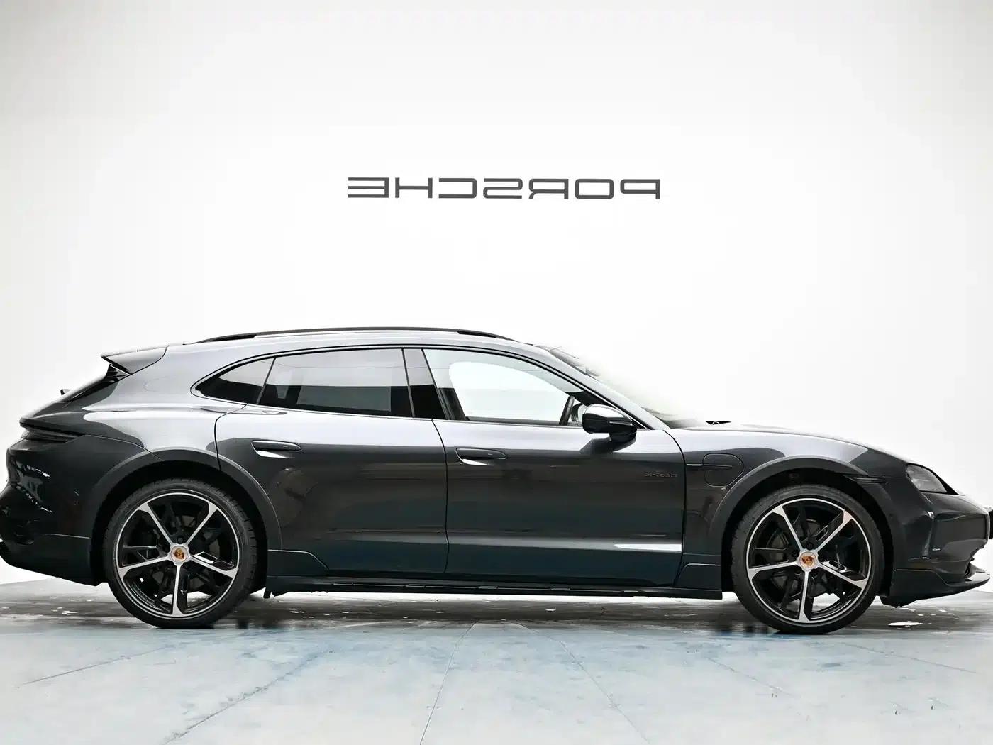 Taycan 2025 Taycan 4 Cross Turismo — миниатюра 13
