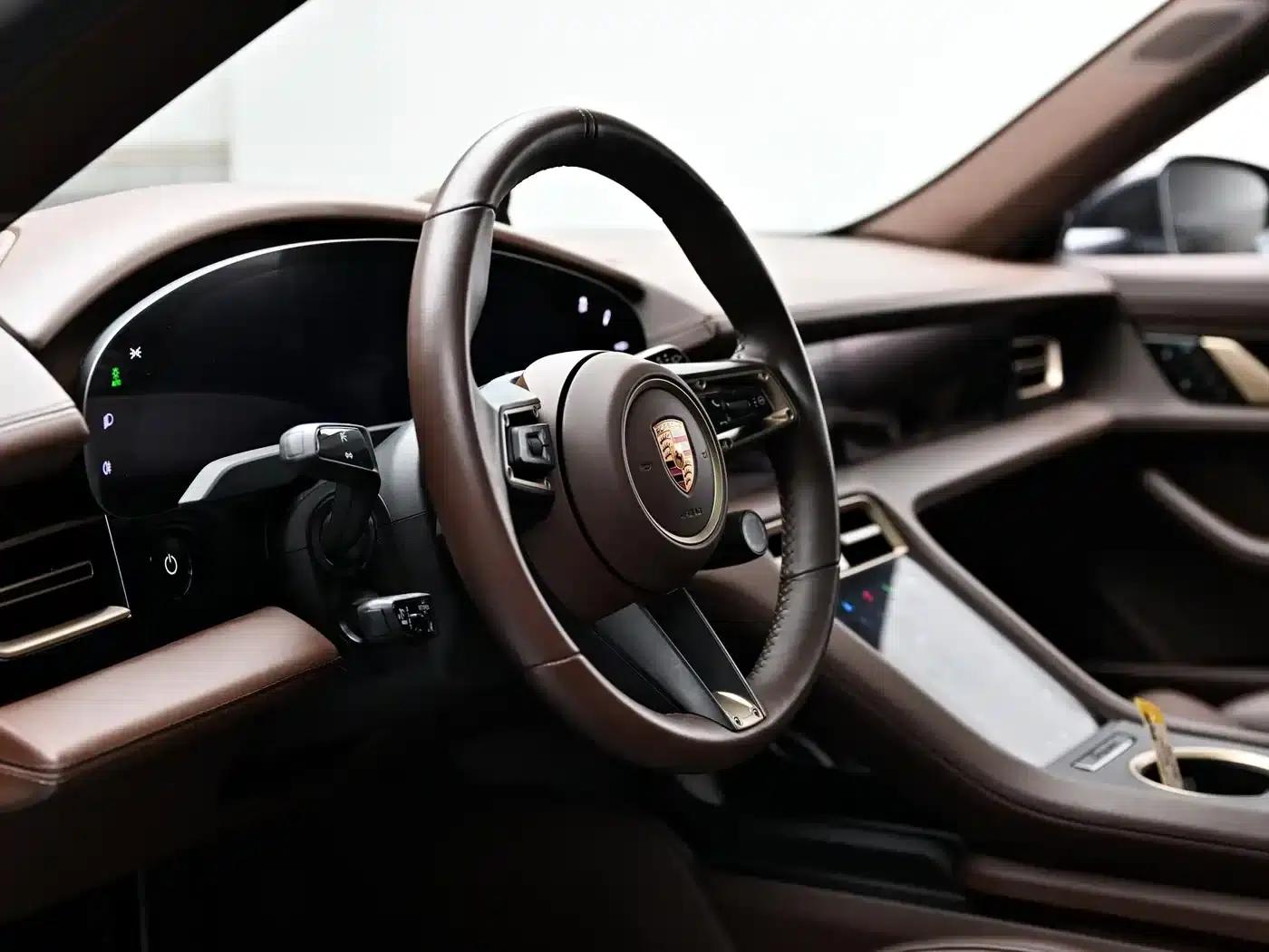 Taycan 2025 Taycan 4 Cross Turismo — миниатюра 8