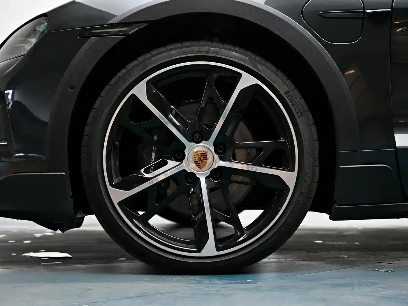 Taycan 2025 Taycan 4 Cross Turismo — миниатюра 10