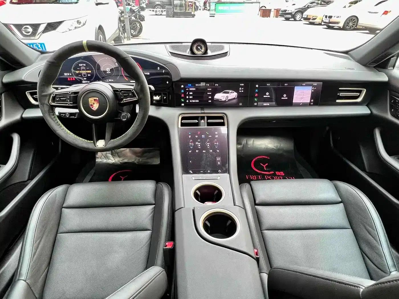 2020 Taycan — миниатюра 10