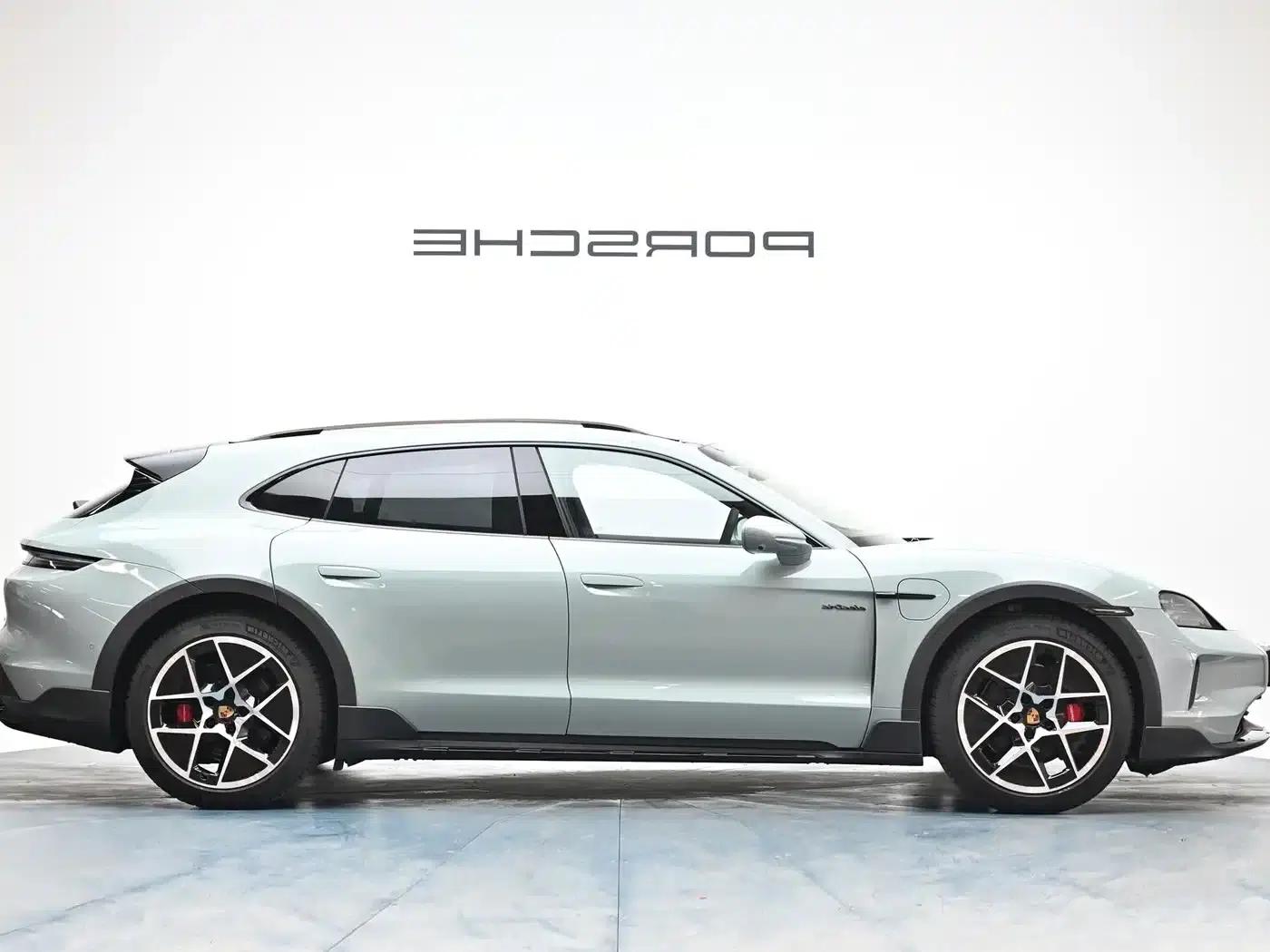 Taycan 2026 Taycan 4S Cross Turismo — миниатюра 11