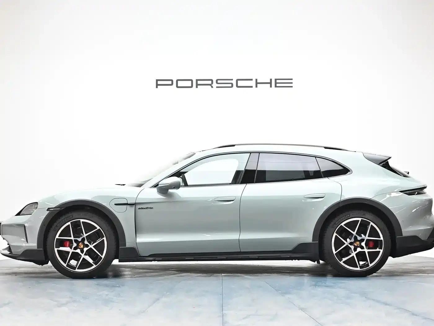 Taycan 2026 Taycan 4S Cross Turismo — миниатюра 3