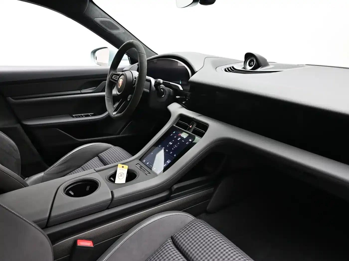 Taycan 2026 Taycan 4S Cross Turismo — миниатюра 7