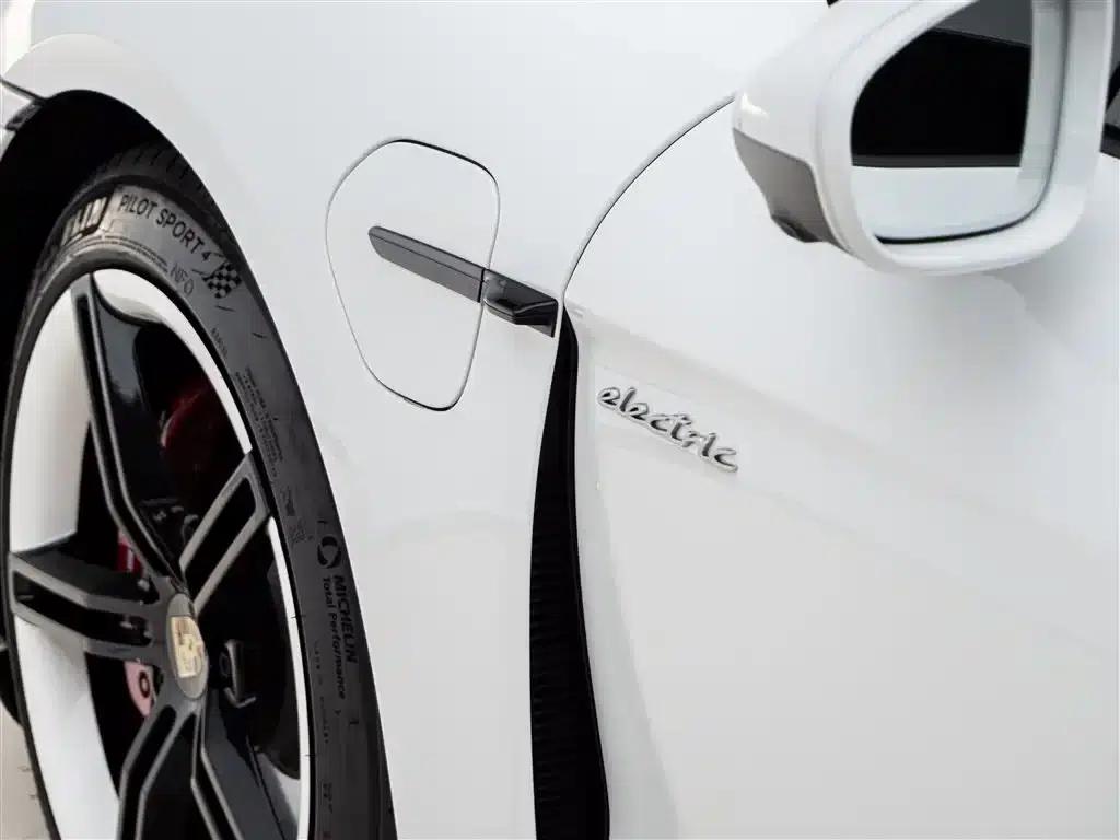 2022 Taycan Facelift — миниатюра 11