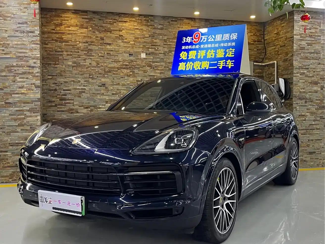 2022 Cayenne E-Hybrid 2.0T Platinum Edition — миниатюра 1