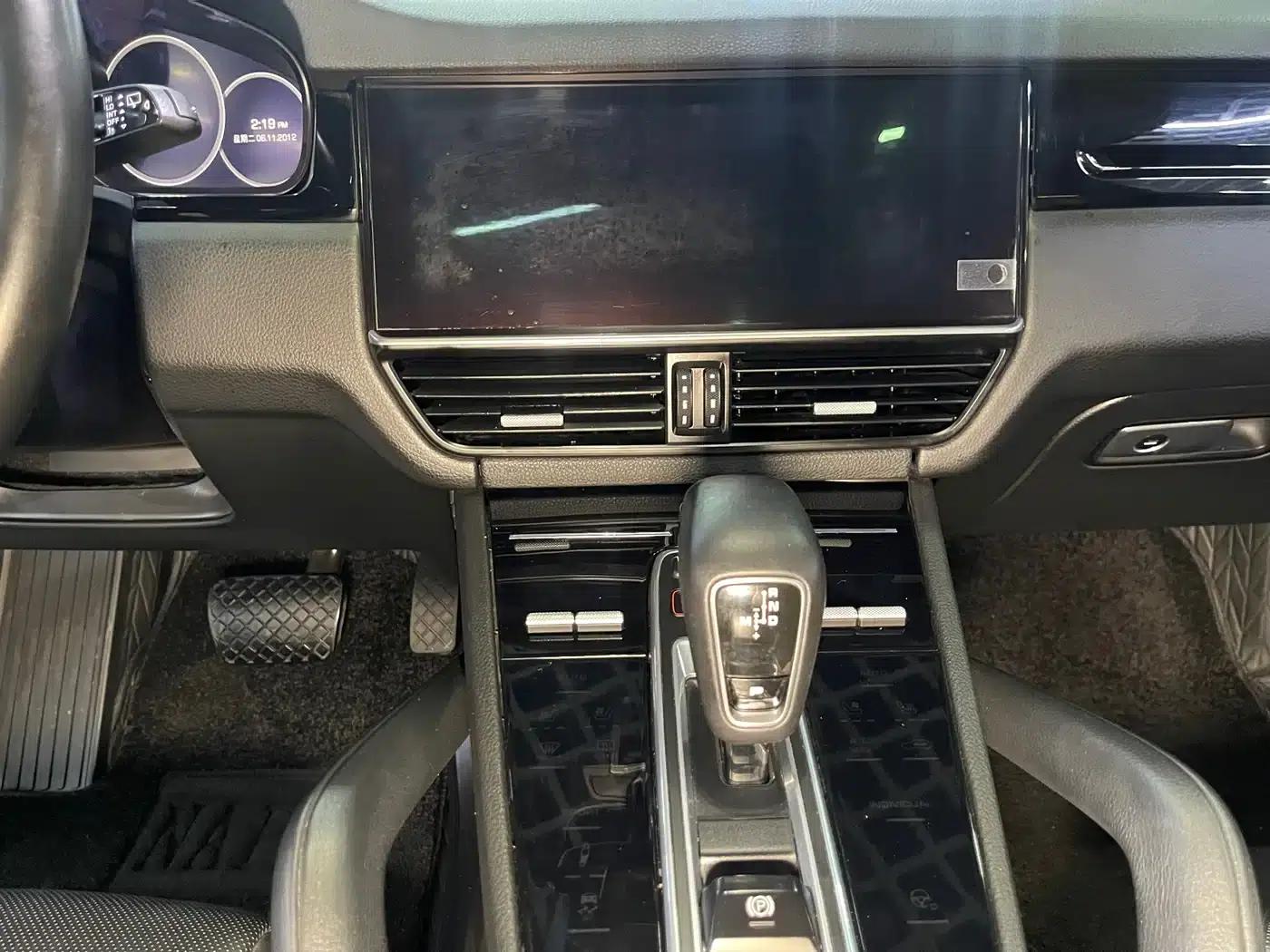 2022 Cayenne E-Hybrid 2.0T Platinum Edition — миниатюра 14