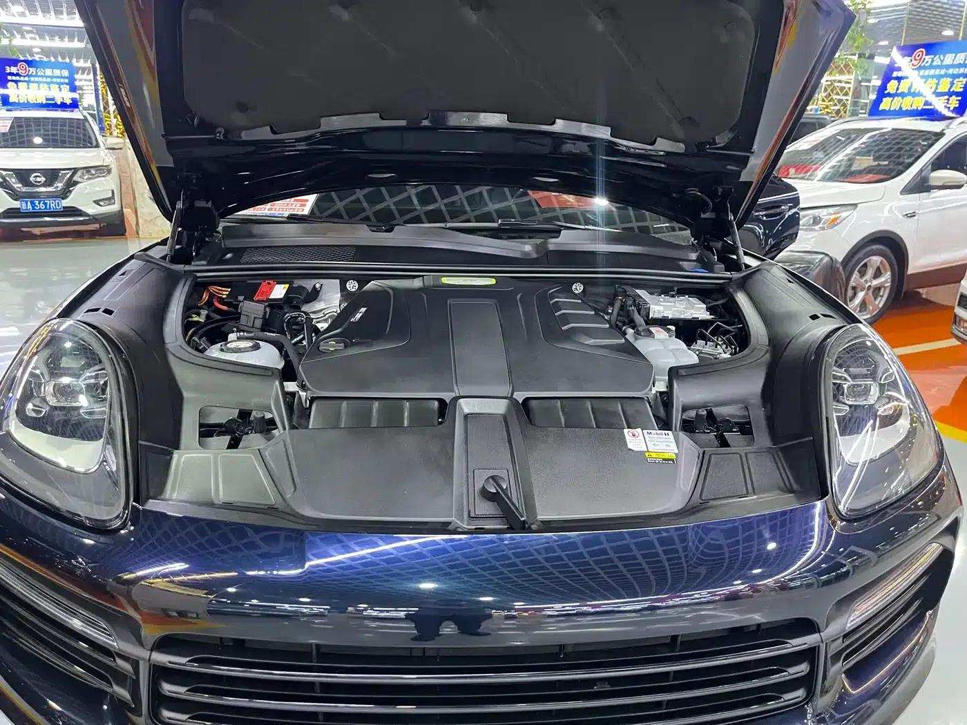 2022 Cayenne E-Hybrid 2.0T Platinum Edition — миниатюра 22