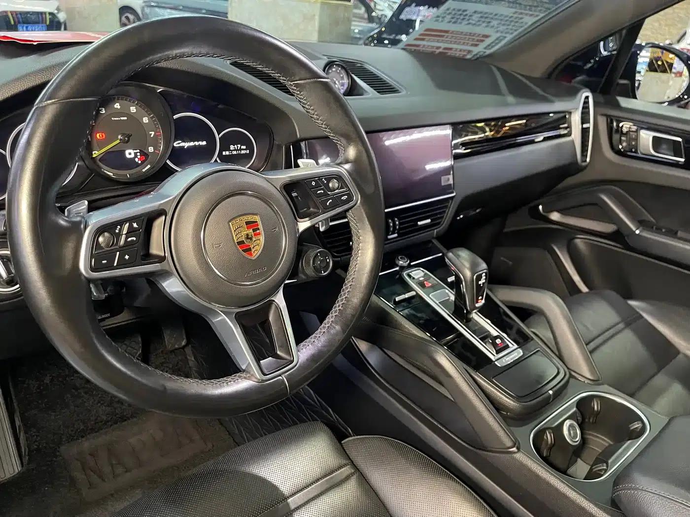 2022 Cayenne E-Hybrid 2.0T Platinum Edition — миниатюра 6