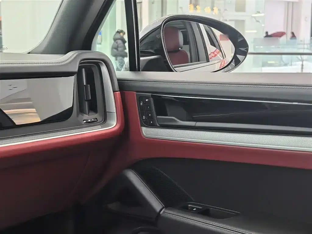 2024 Cayenne E-Hybrid 2.0T — миниатюра 18