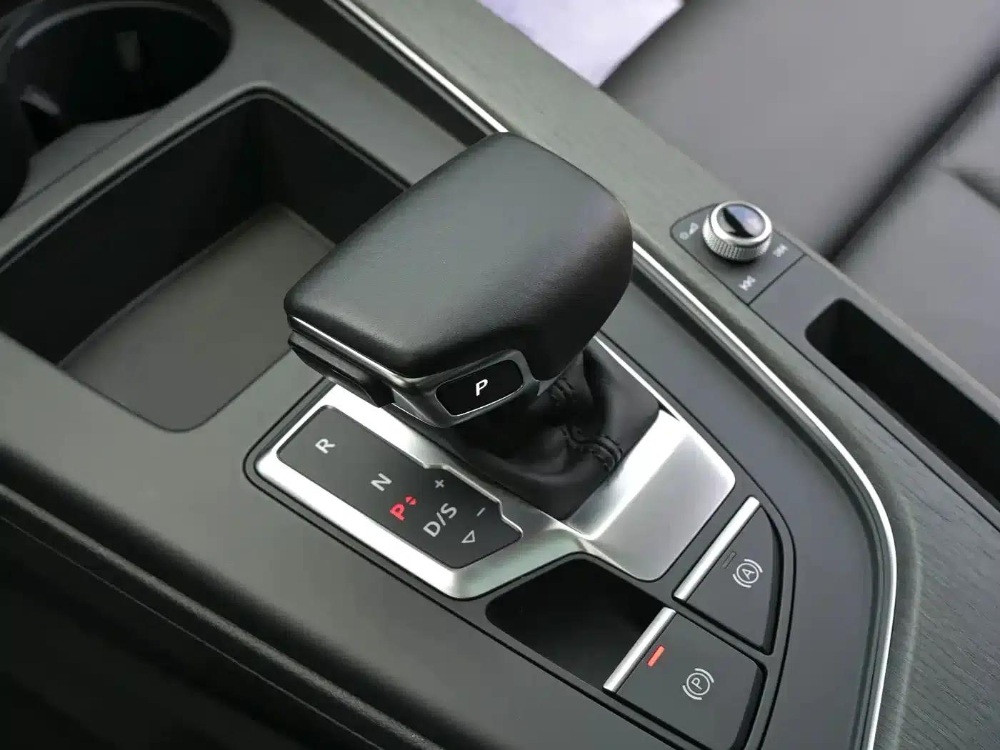 2021 Audi A4 allroad quattro (Imported) — миниатюра 13