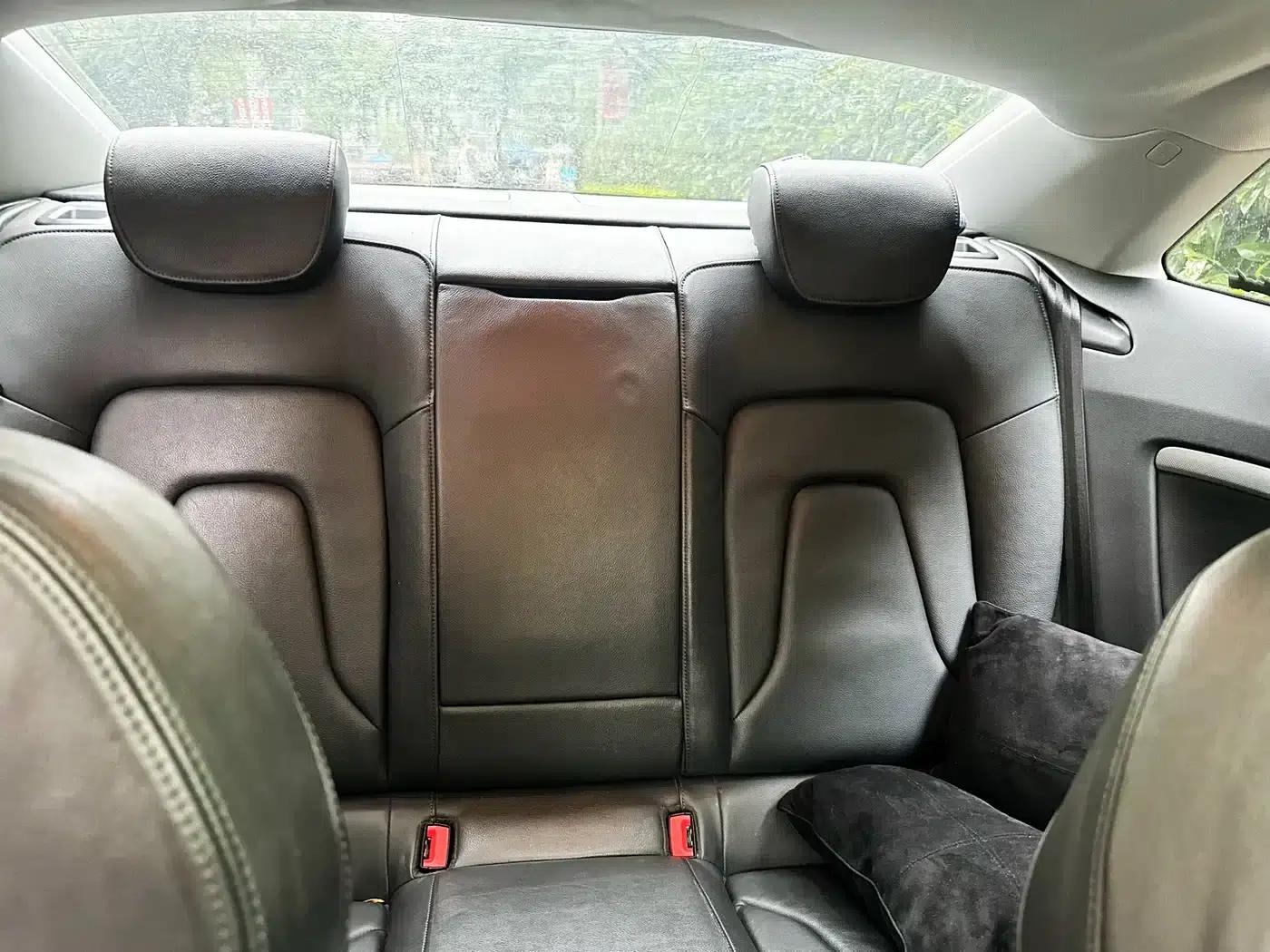 2010 Audi A5 Imported Model 2.0TFSI Coupe — миниатюра 12