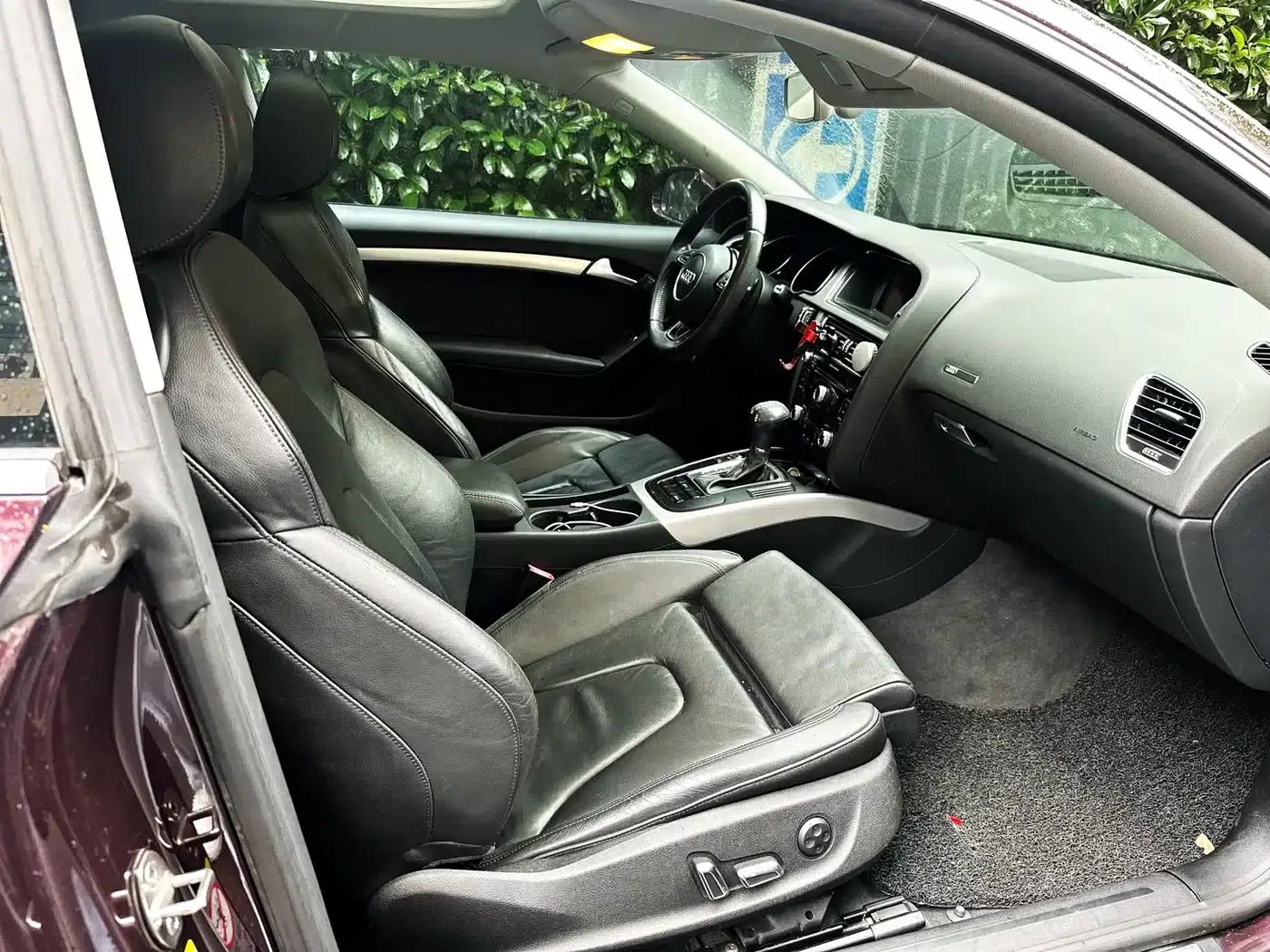 2010 Audi A5 Imported Model 2.0TFSI Coupe — миниатюра 9