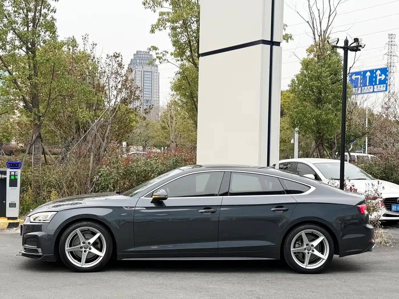 2019 Audi A5 Sportback 40 TFSI Fashion Edition (Imported) — миниатюра 2