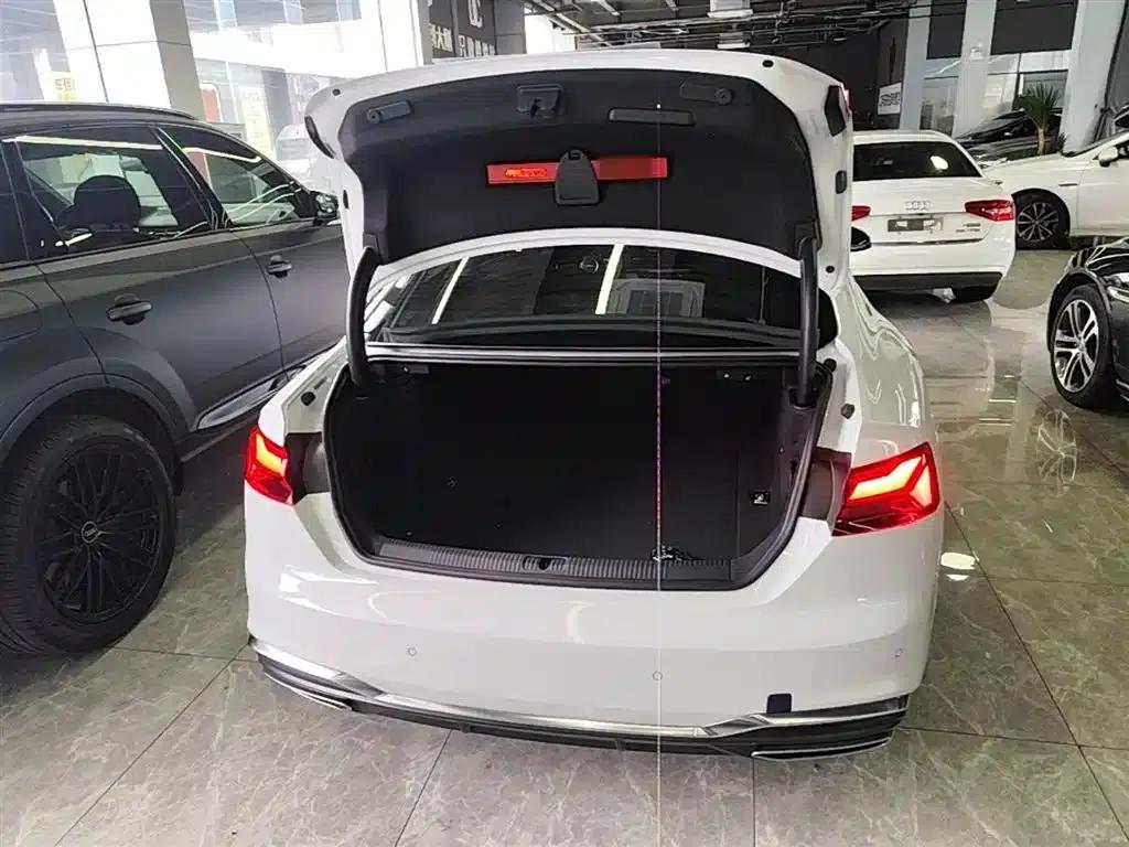 2024 Audi A5 Imported Coupe 40 TFSI Fashionable and Dynamic Model — миниатюра 15