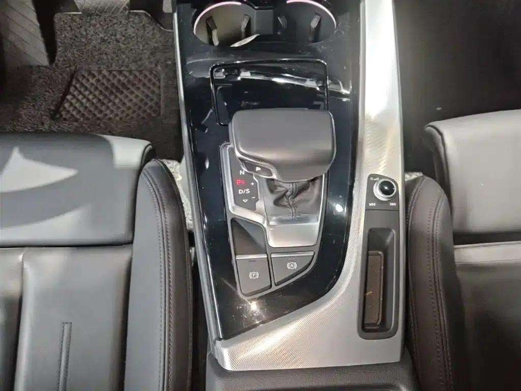 2024 Audi A5 Imported Coupe 40 TFSI Fashionable and Dynamic Model — миниатюра 14