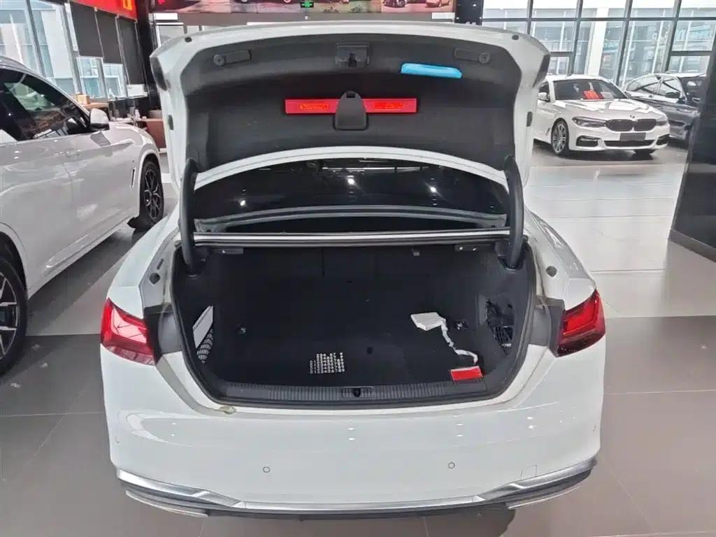 2024 Audi A5 Imported Coupe 40 TFSI Fashionable and Dynamic Model — миниатюра 19