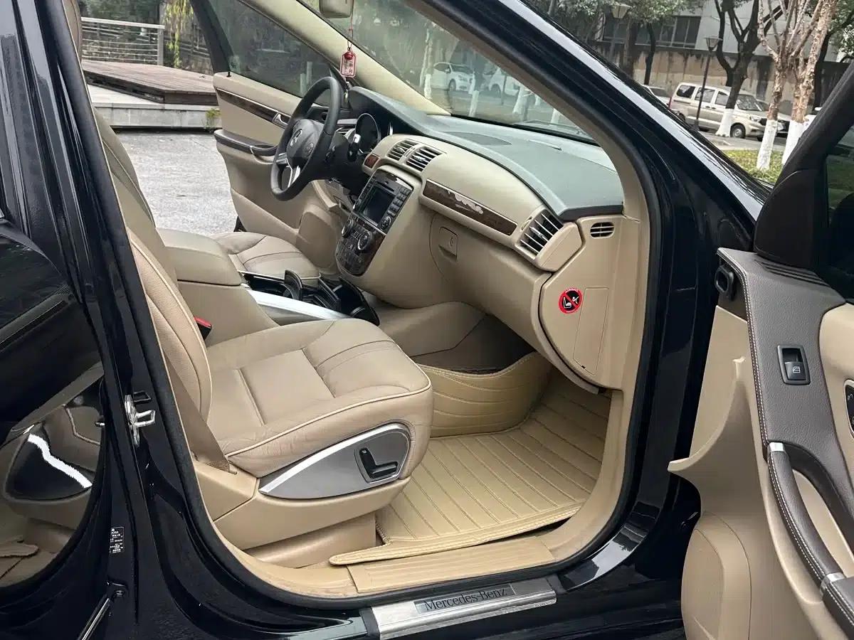 2011 Mercedes-Benz R-Class R 350 L 4MATIC — миниатюра 14