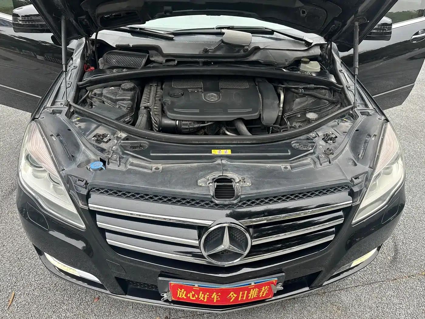 2011 Mercedes-Benz R-Class R 350 L 4MATIC — миниатюра 17