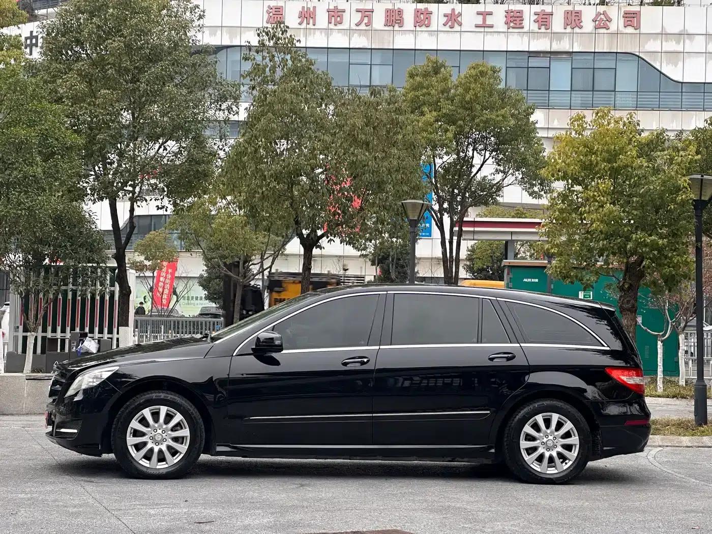 2011 Mercedes-Benz R-Class R 350 L 4MATIC — миниатюра 3