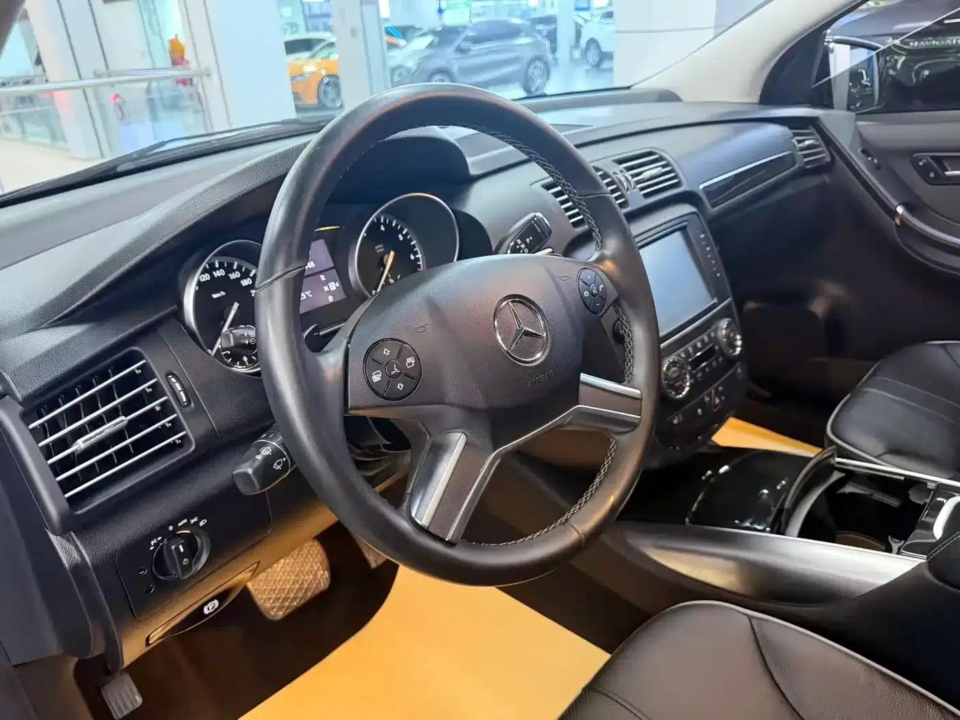 2017 Mercedes-Benz R-Class R 320 4MATIC Business Edition — миниатюра 8