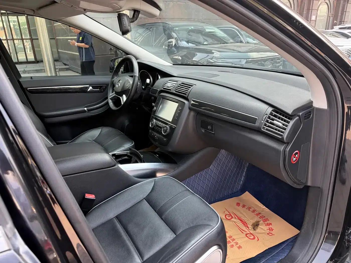 2015 Mercedes-Benz R-Class R 320 4MATIC Luxury — миниатюра 16