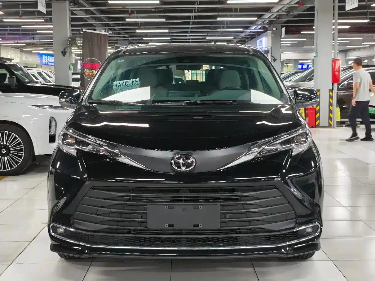 2026 Sienna 2.5L Hybrid 2WD Comfort Edition — миниатюра 2