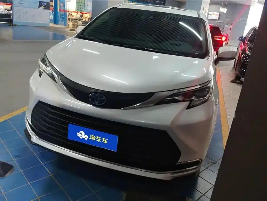 2023 Sienna 2.5L Hybrid Comfort Edition — миниатюра 1