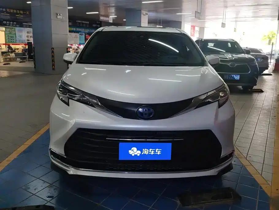 2023 Sienna 2.5L Hybrid Comfort Edition — миниатюра 2