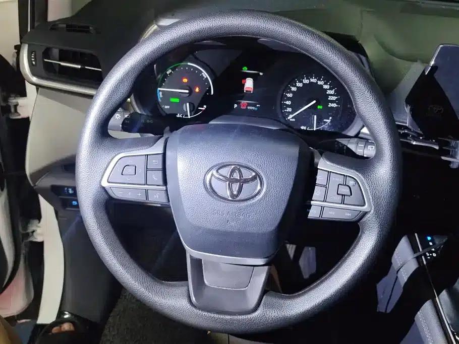 2023 Sienna 2.5L Hybrid Comfort Edition — миниатюра 15