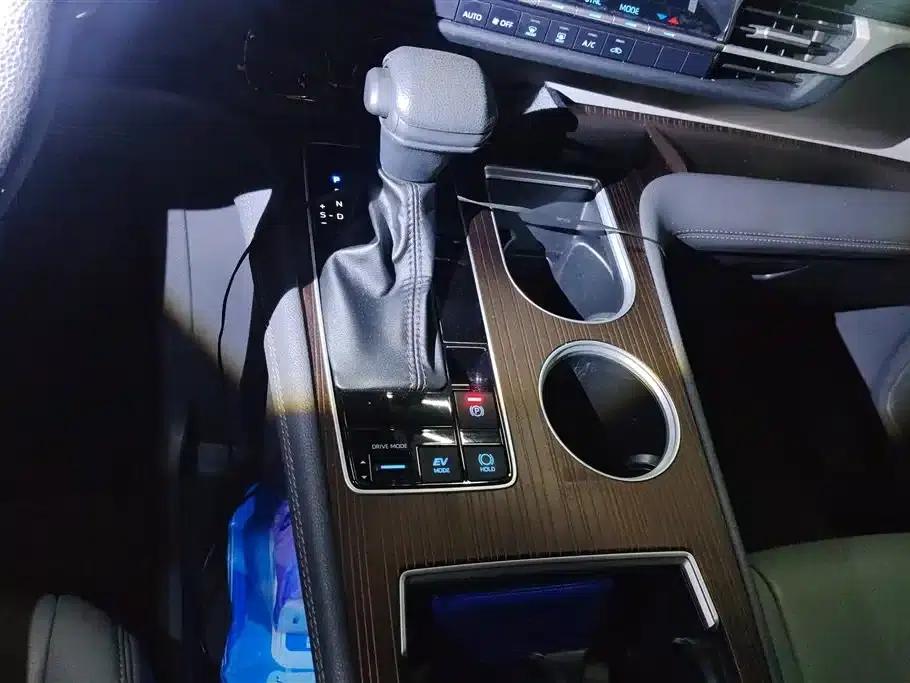 2023 Sienna 2.5L Hybrid Comfort Edition — миниатюра 16