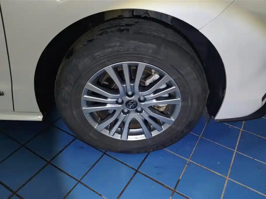 2023 Sienna 2.5L Hybrid Comfort Edition — миниатюра 6