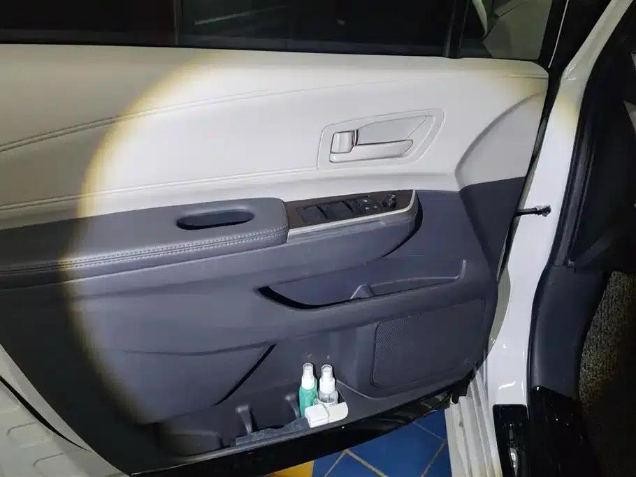 2023 Sienna 2.5L Hybrid Comfort Edition — миниатюра 7
