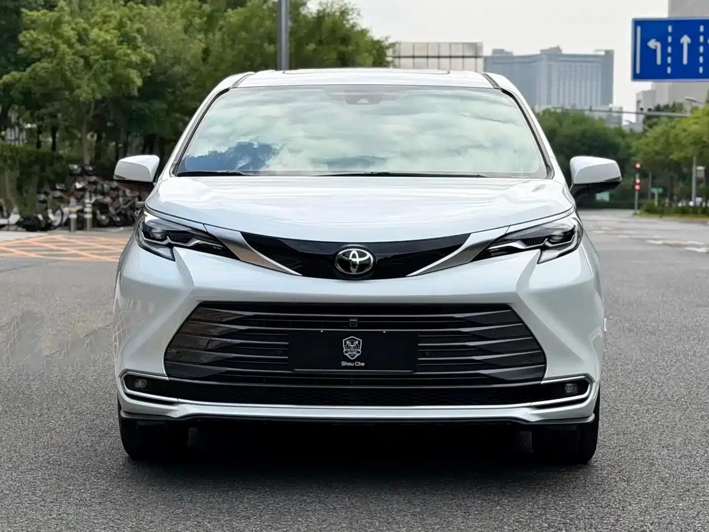 2026 Sienna 2.5L Hybrid AWD Premium Edition — миниатюра 2