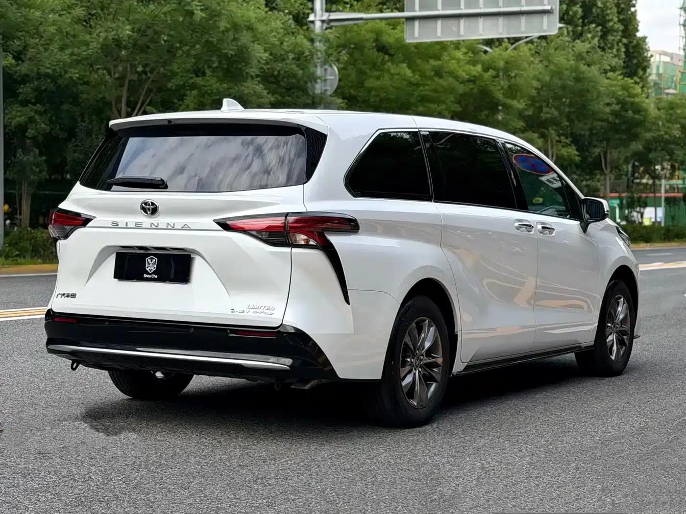2026 Sienna 2.5L Hybrid AWD Premium Edition — миниатюра 4