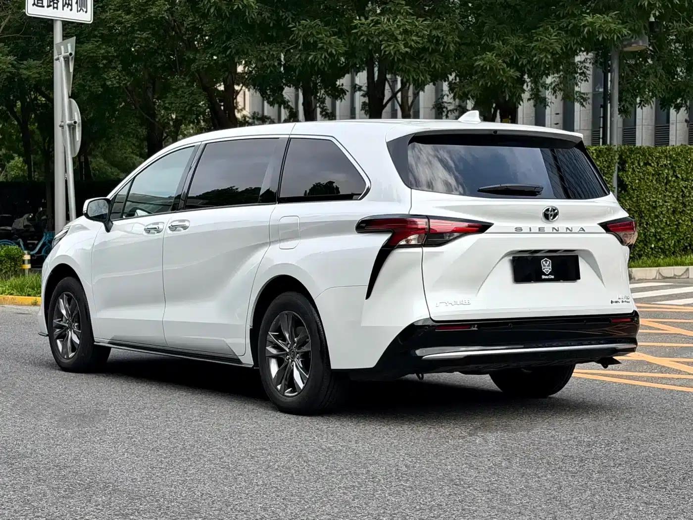 2026 Sienna 2.5L Hybrid AWD Premium Edition — миниатюра 6