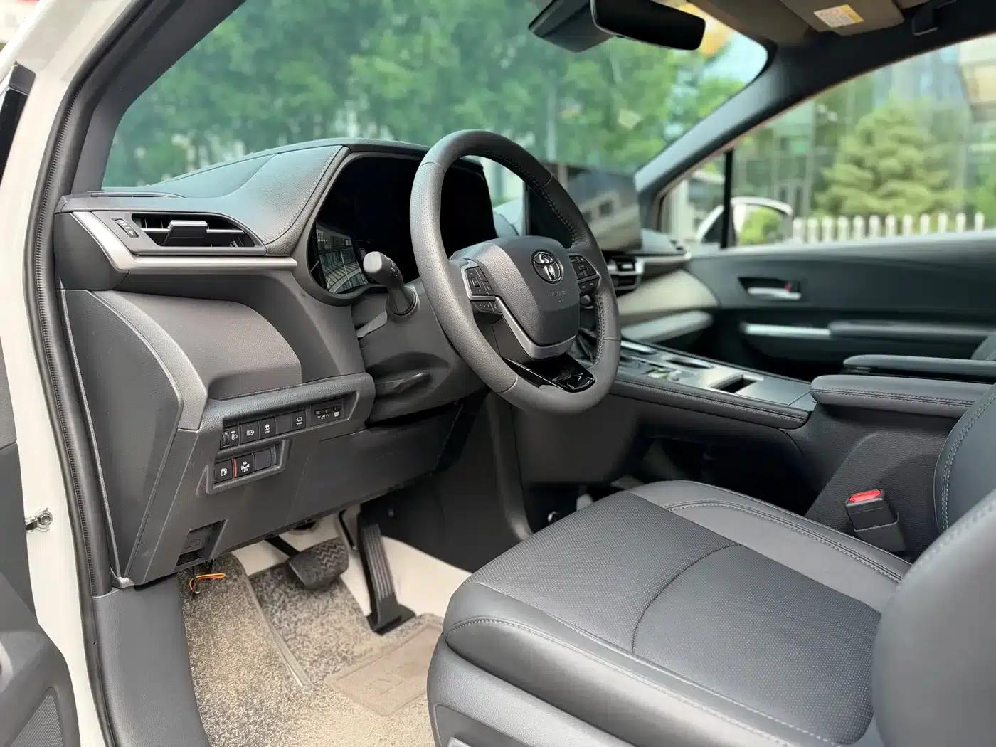 2026 Sienna 2.5L Hybrid AWD Premium Edition — миниатюра 7