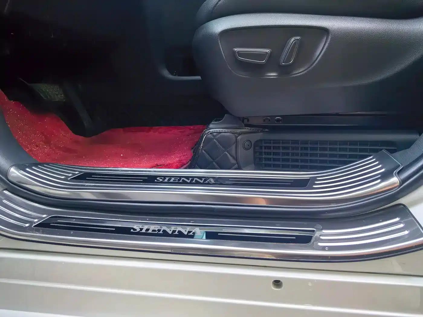 2023 Sienna 2.5L Hybrid Luxury Welfare Edition — миниатюра 16