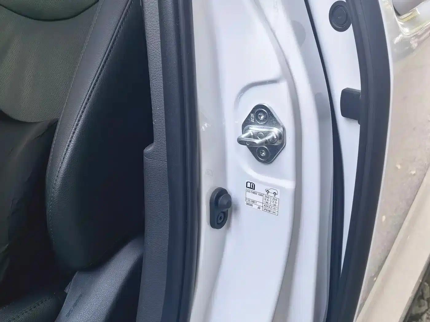 2023 Sienna 2.5L Hybrid Luxury Welfare Edition — миниатюра 18