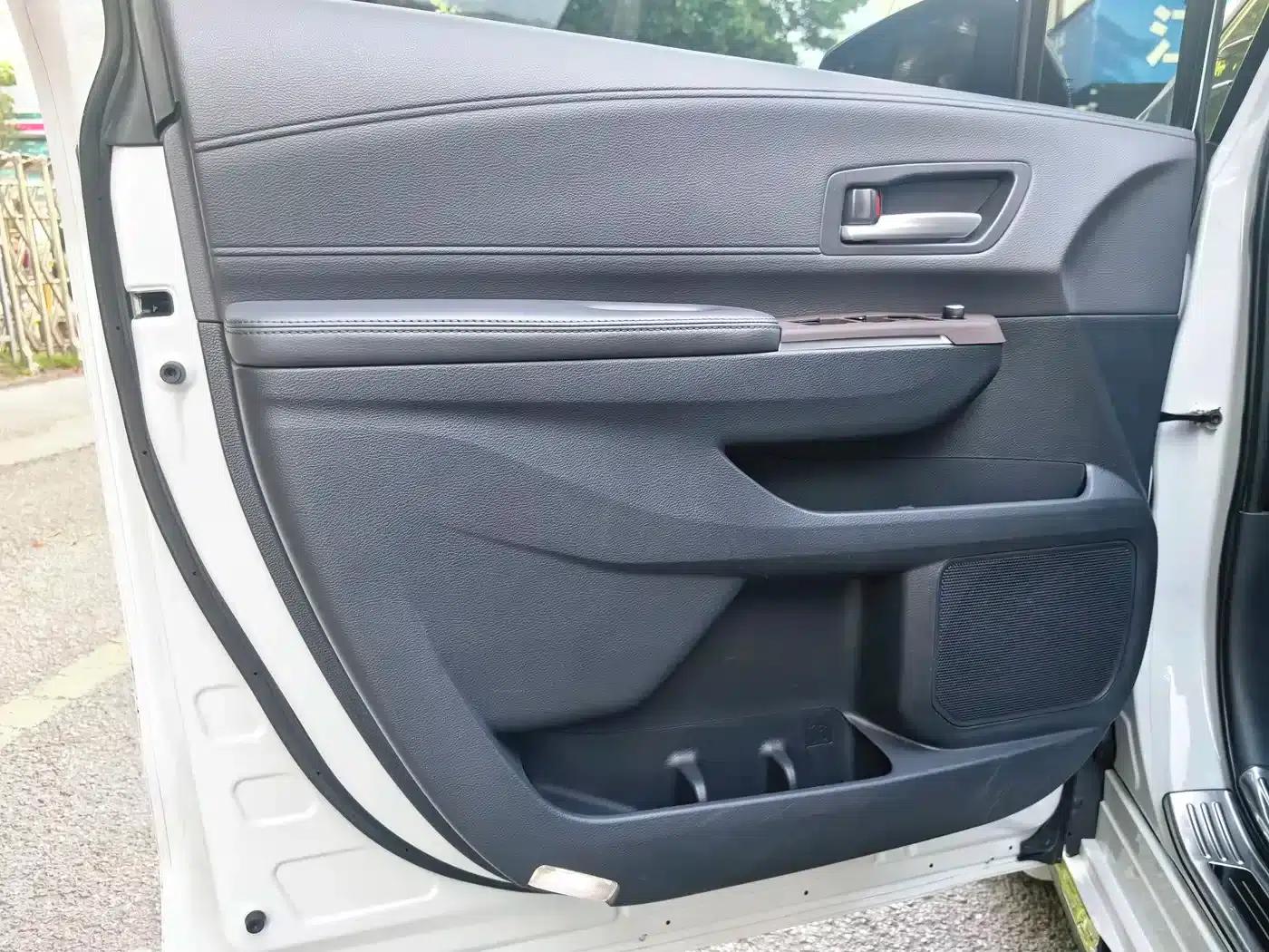 2023 Sienna 2.5L Hybrid Luxury Welfare Edition — миниатюра 20