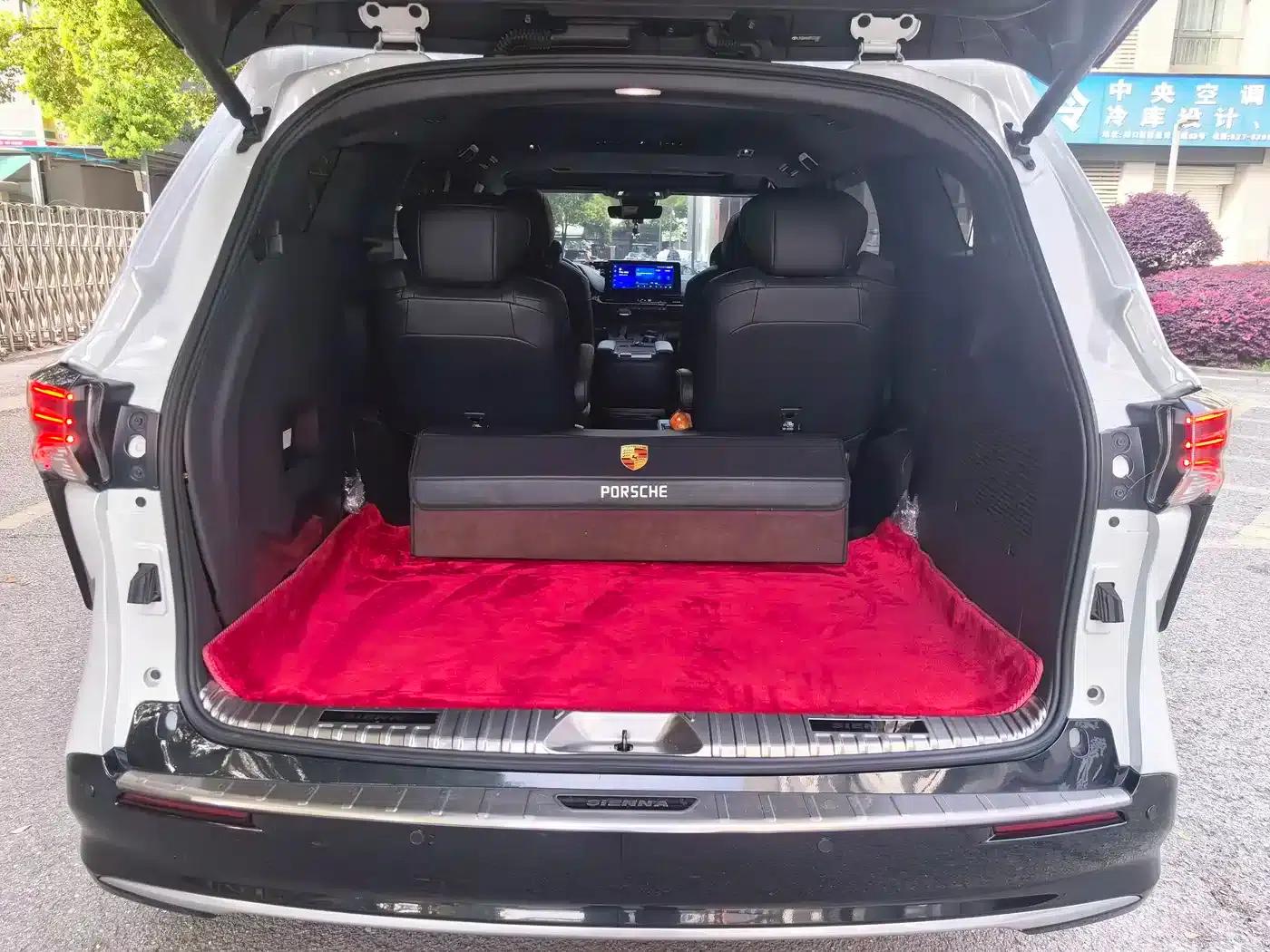 2023 Sienna 2.5L Hybrid Luxury Welfare Edition — миниатюра 28