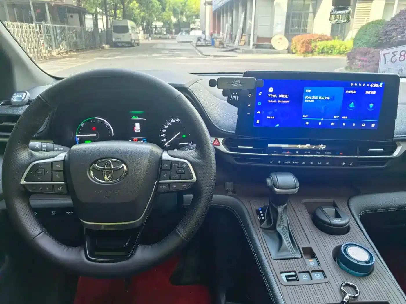 2023 Sienna 2.5L Hybrid Luxury Welfare Edition — миниатюра 5