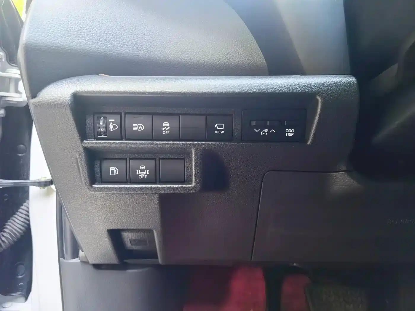 2023 Sienna 2.5L Hybrid Luxury Welfare Edition — миниатюра 9