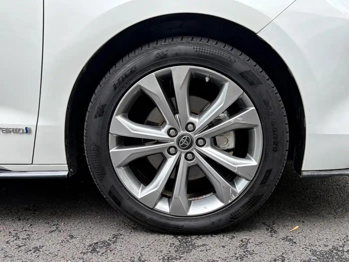 2023 Sienna 2.5L Hybrid Premium Edition — миниатюра 13